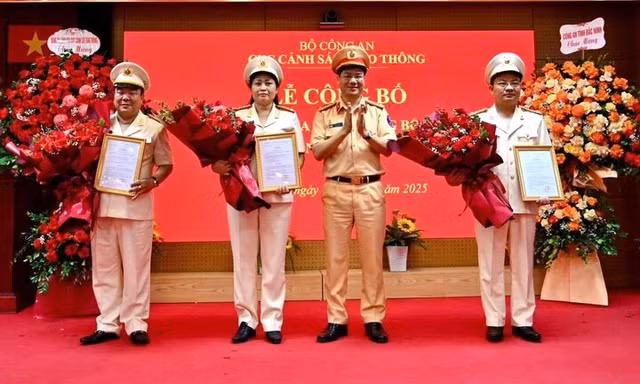 Bản tin 8H: Nữ Phó Cục trưởng đầu tiên của Cục CSGT