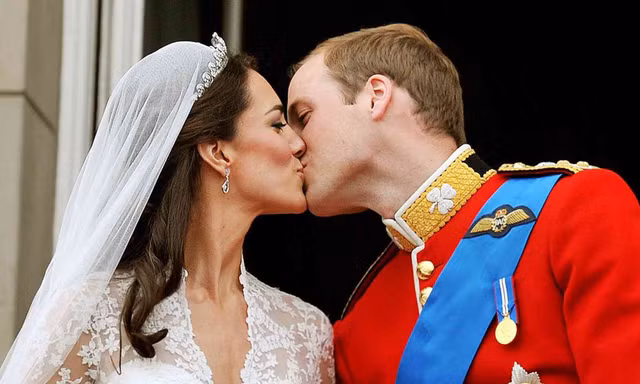 Lý do Hoàng tử William mời 4 bạn gái cũ dự đám cưới với Công nương Kate