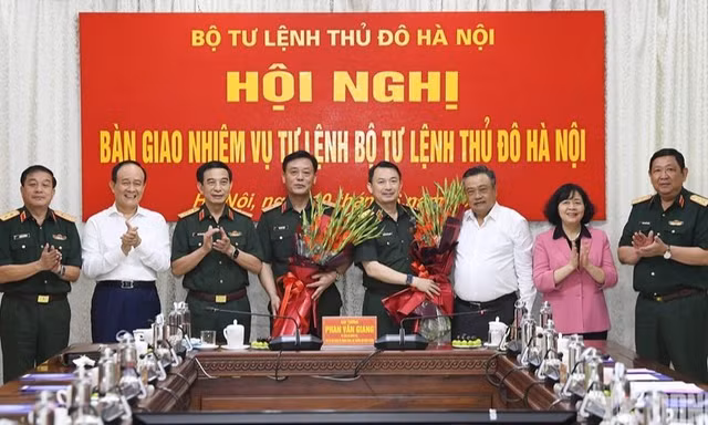 Bản tin 8H: Bộ Tư lệnh Thủ đô Hà Nội có lãnh đạo mới