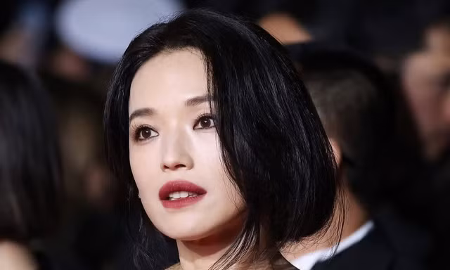 Thư Kỳ đẹp không góc chết, thách thức cả ống kính hung thần ở Cannes
