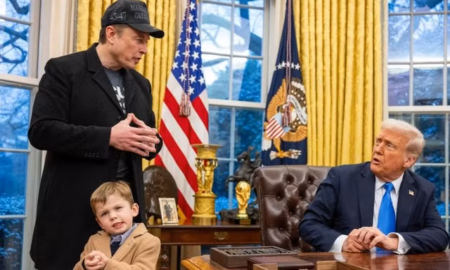Con trai Elon Musk tại phòng làm việc của ông Trump gây sốt