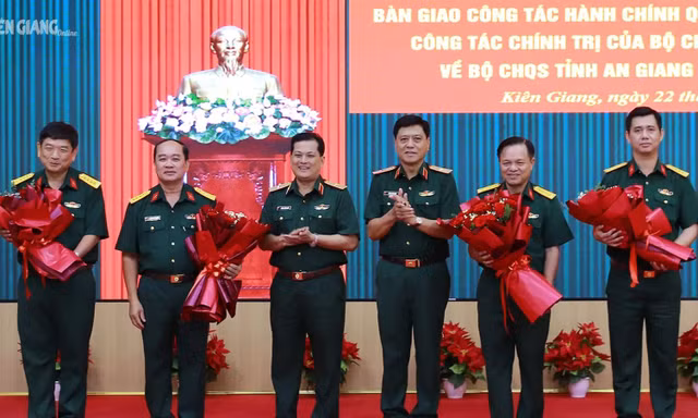 Bản tin 8H: Quyết định của Bộ trưởng Bộ Quốc phòng về bổ nhiệm chức vụ cán bộ