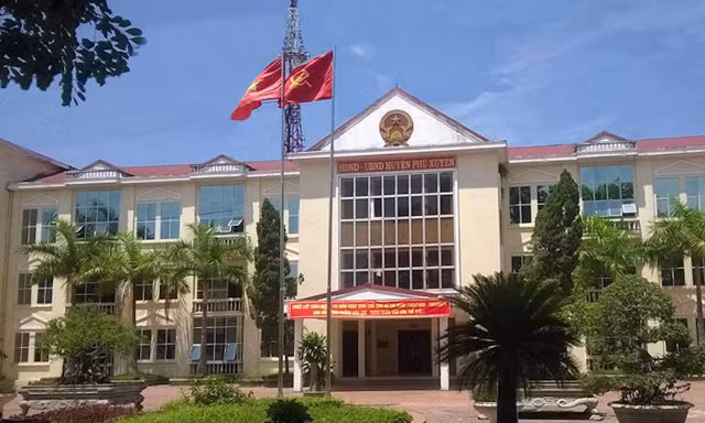 Bản tin 8H: Tạm đình chỉ công tác 2 chủ tịch UBND xã ở Hà Nội 
