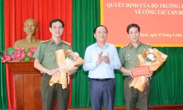 Bản tin 8H: Công bố Quyết định của Bộ trưởng Bộ Công an về công tác cán bộ