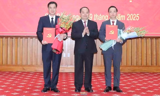 Bản tin 8H: Ban Bí thư Trung ương Đảng chuẩn y nhân sự ở Cao Bằng