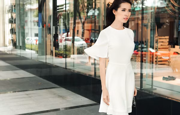 Người đẹp Phan Thị Mơ hóa thành quý cô công sở 