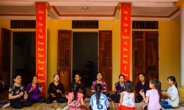 Lớp học hát Xẩm tại nhà con gái cụ Hà Thị Cầu.