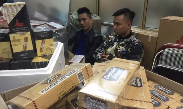 Cường, Dũng và tang vật tại cơ quan công an