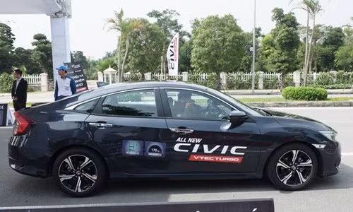 Honda Civic Turbo tại Việt Nam có dính lỗi phanh tay điện tử?