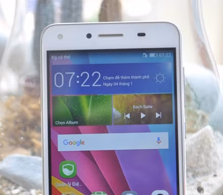 Huawei Y5II là chiếc smartphone màn hình 5-inches, hiện đang có giá bán 2,19 triệu đồng tại Việt Nam.