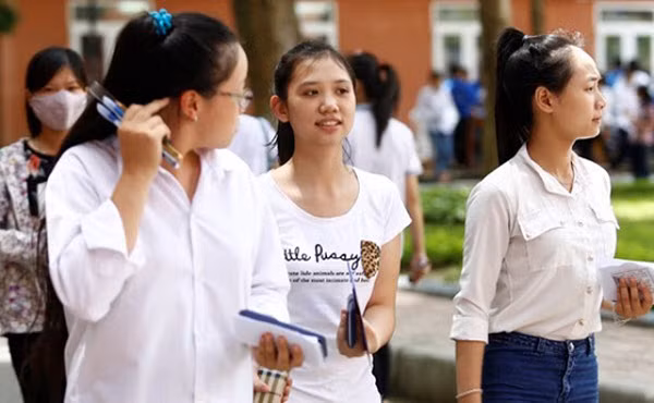 Hướng dẫn giải đề thi minh họa 2017 môn Tiếng Anh