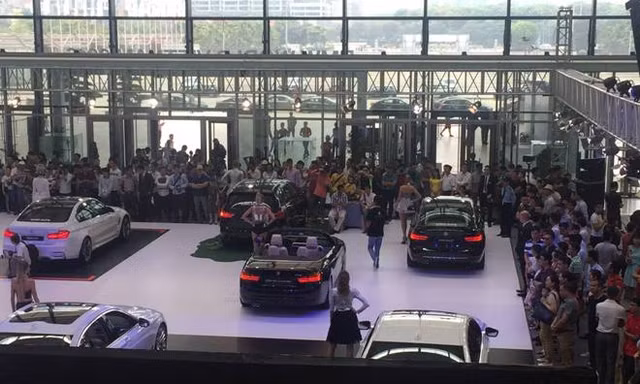 Kỷ lục ‘xếp hình’ mừng 100 năm thương hiệu BMW
