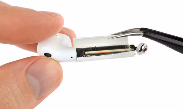 AirPods của Apple vừa ra mắt bị chấm 0 điểm
