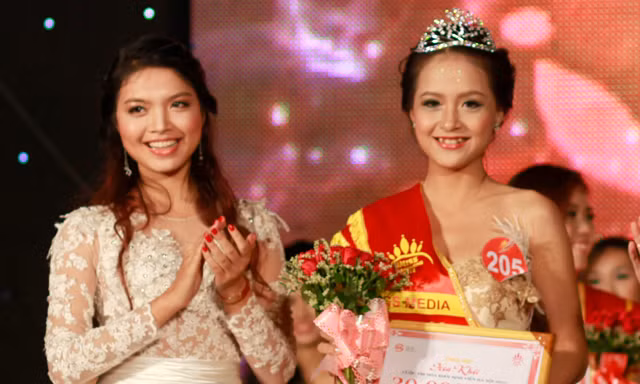 Nữ sinh ĐH Văn hoá trở thành Hoa khôi ImissThăng Long