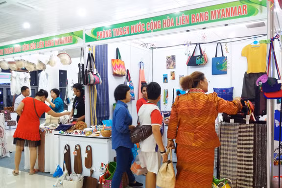 Nhiều nước Đông Nam Á giới thiệu sản vật ở Đà Nẵng