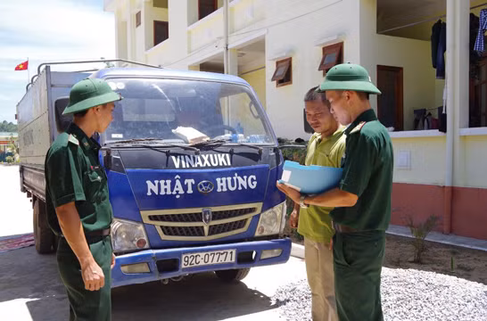 Tang vật vi phạm bị lực lượng chức năng phát hiện thu giữ. Ảnh Nguyễn Ngọc 