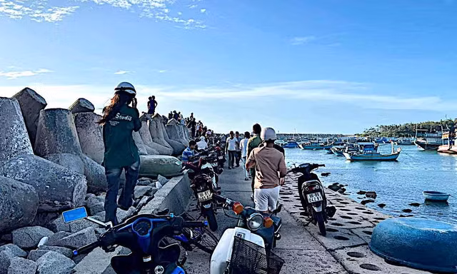 Phát hiện thi thể nghi nạn nhân vụ 6 du khách bị cuốn trôi ở đảo Phú Quý