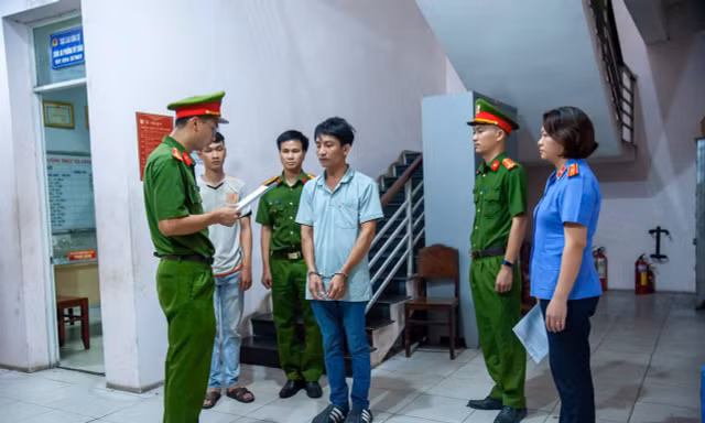 Bắt lái xe đầu kéo gây tai nạn khiến 2 người tử vong