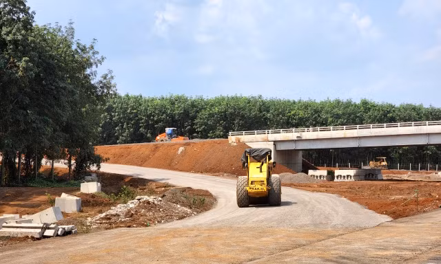 Gia hạn các mỏ đất đắp nền để thi công cao tốc Phan Thiết - Dầu Giây