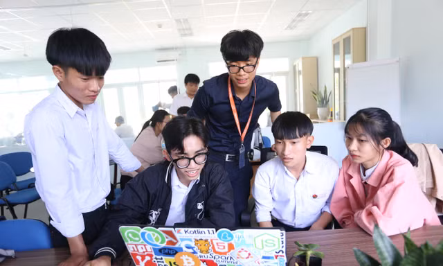ĐH Thái Bình Dương cho tân sinh viên ứng tiền học bổng vượt khó COVID-19 để mua laptop