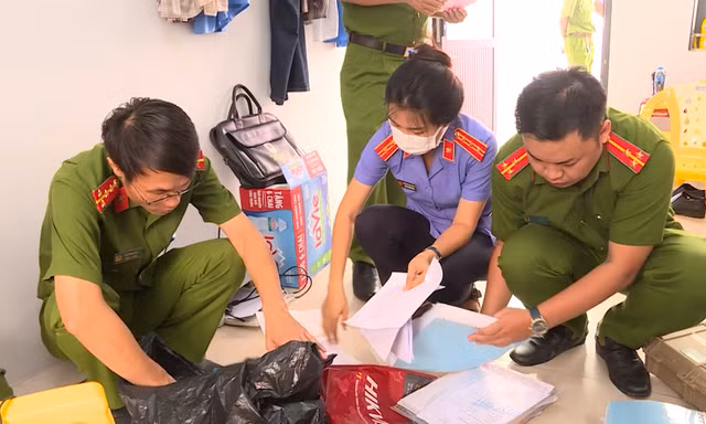 Bắt nhóm thanh tra giao thông và chủ doanh nghiệp đưa, nhận hối lộ