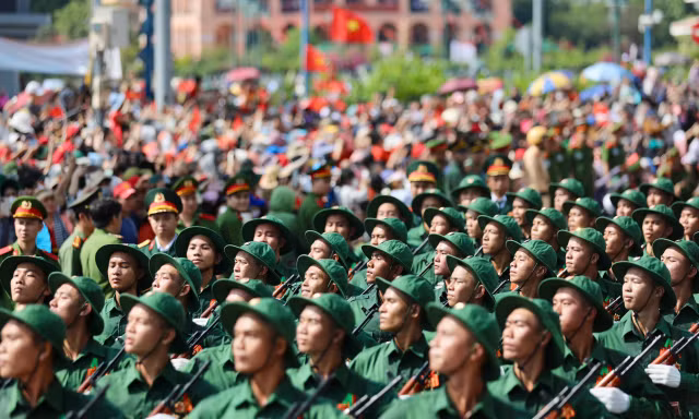 Diễu binh kỷ niệm 50 năm: Đội quân đi giữa lòng nhân dân