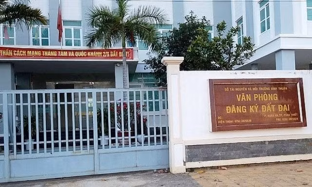 Thi hành kỷ luật Phó giám đốc Văn phòng đăng ký đất đai tỉnh Bình Thuận 
