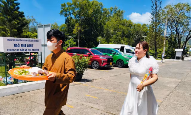 Du lịch Côn Đảo nói không với cúng, đốt vàng mã