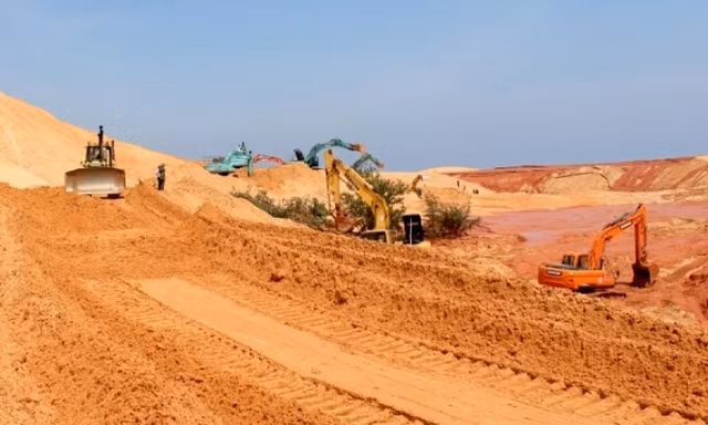 Sạt lở cát ở mỏ titan khiến 4 người tử vong: Không đảm bảo an toàn lao động cho công nhân