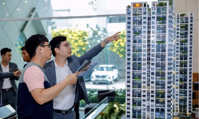 Thị trường ‘ấm’ dần, môi giới bất động sản muốn quay lại ngành