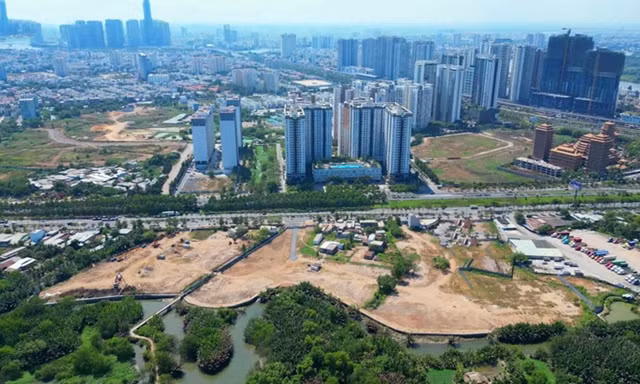 Lộ diện nhiều thương vụ bất động sản có giá 'khủng' 
