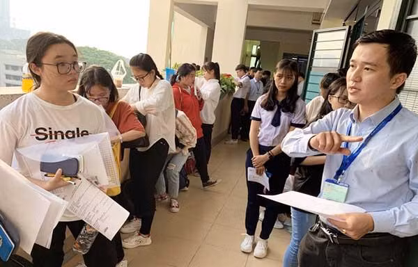 Thí sinh lưu ý gì khi làm hồ sơ đăng ký dự thi tốt nghiệp THPT 2021?