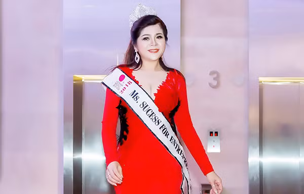 'Nữ hoàng doanh nhân Việt' Lý Thị Minh Nguyệt bị rao bán tài sản