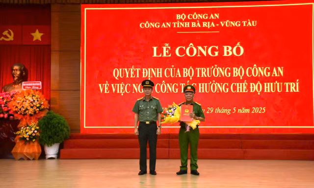Triển khai quyết định cán bộ của Bộ Công an ở Bà Rịa-Vũng Tàu, Long An