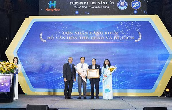 Trường ĐH Văn Hiến đạt kiểm định chất lượng chương trình đào tạo theo chuẩn AUN-QA