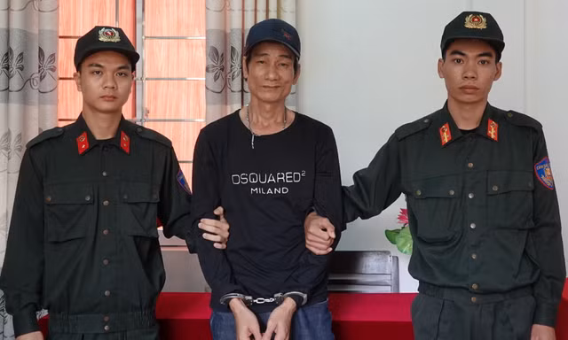 Biết tin ông chủ 'sa cơ', kẻ làm thuê liền trộm hàng chục cây gỗ Giáng Hương