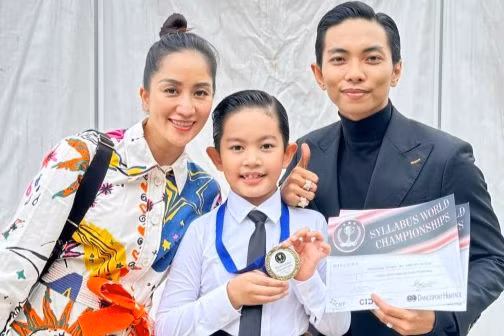 Con trai của Khánh Thi - Phan Hiển vô địch nhảy thế giới