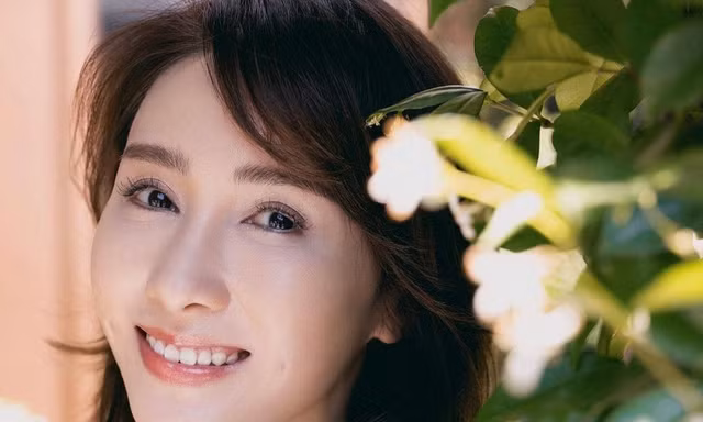 Lê Tư 52 tuổi nhưng được khen như 30