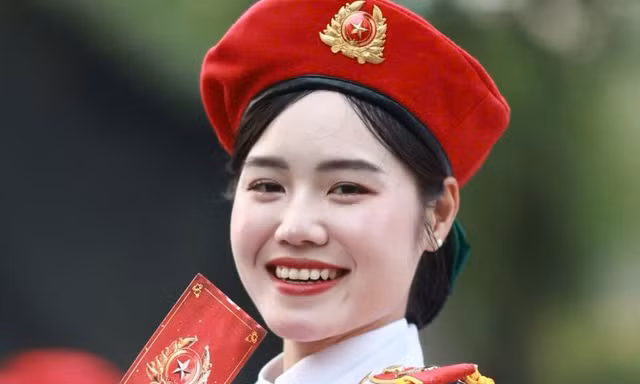 Cận nhan sắc nữ chiến sĩ trong Lễ diễu binh, diễu hành 30/4