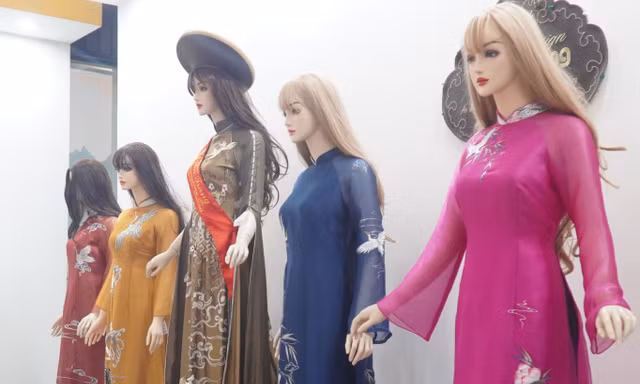 Tri thức may, mặc áo dài Huế là Di sản Văn hóa phi vật thể quốc gia