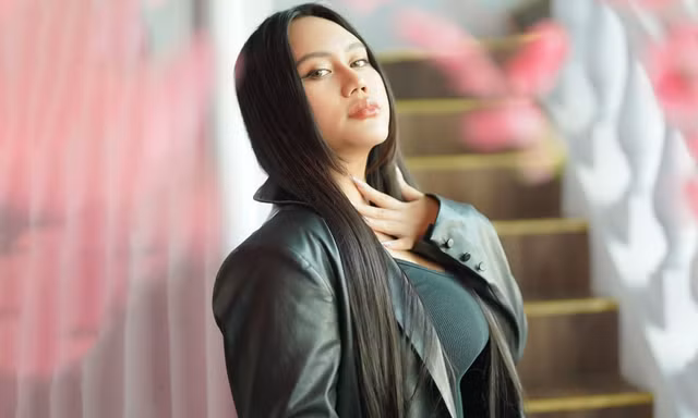 Ca sĩ Sofia: 'Một người đàn ông đã miệt thị ngoại hình tôi ở Hà Nội'