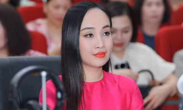 Chuyện về nữ NSƯT trẻ nhất nhì Việt Nam sắp được phong Nghệ sĩ Nhân dân