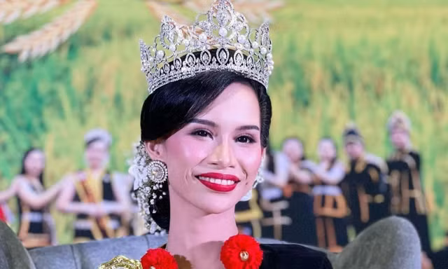 Hoa hậu bị tước vương miện