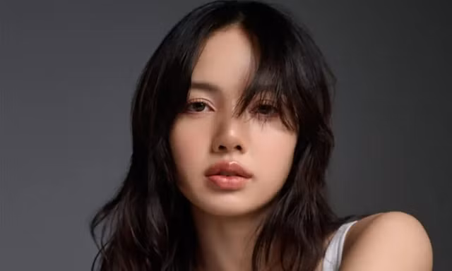 Lisa (BlackPink) lại vướng tranh cãi