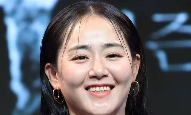 Em gái quốc dân Moon Geun Young phát tướng