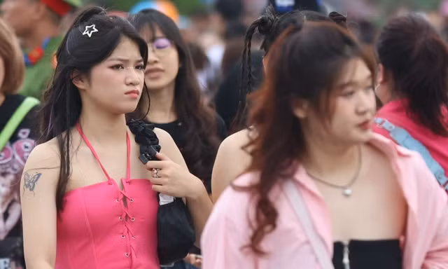 Bát nháo cảnh bán vé BlackPink, người mua chỉ hỏi cho vui