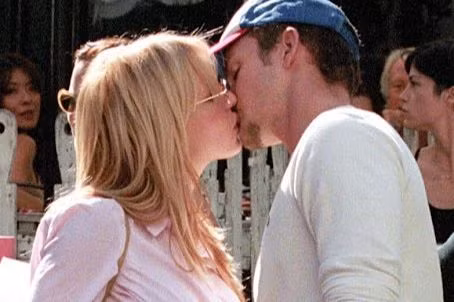 Britney Spears kể về lần đầu năm 14 tuổi