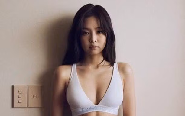 Thêm ảnh hẹn hò của hai ngôi sao hot nhất Hàn Quốc