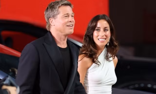 Brad Pitt dẫn bạn gái đi thảm đỏ
