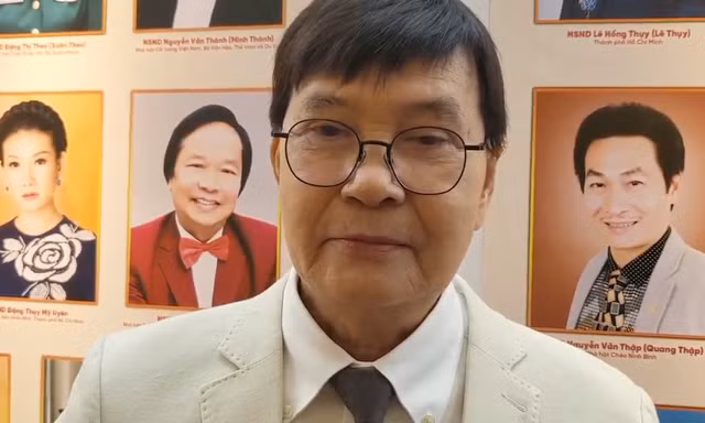 NSND Thanh Điền nhận danh hiệu NSND thay vợ: 'Cứ nhắc đến Thanh Kim Huệ là không thể nói được' 